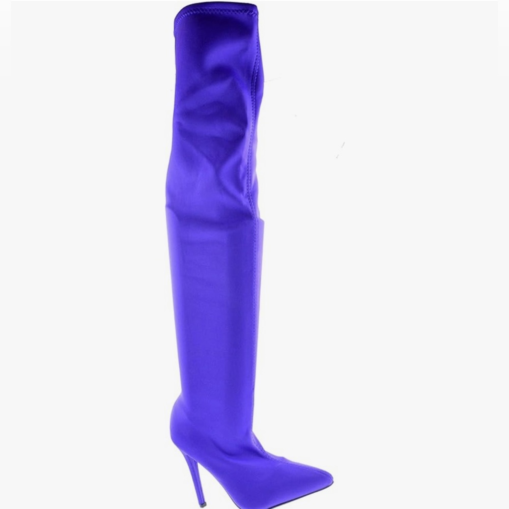 knee high purple women’s boots in size 5.5